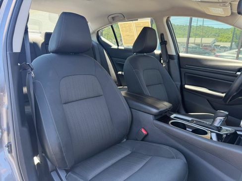 Used 2024 Nissan Altima 2.5 SV FWD image 16