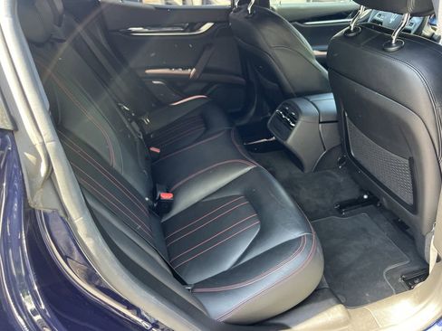Used 2020 Maserati Ghibli S RWD image 12
