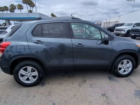 Certified 2021 Chevrolet Trax LT w/ LT Convenience Package AWD/4WD image 9