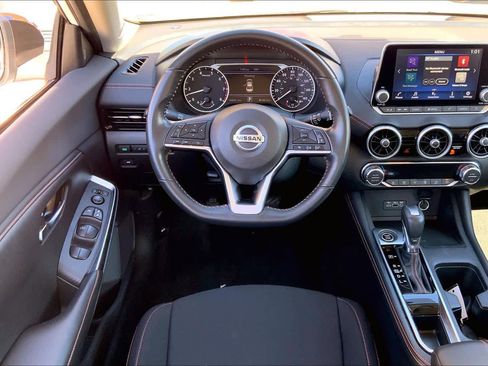 Used 2022 Nissan Sentra SR w/ Midnight Edition image 6