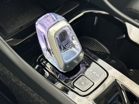 Certified 2026 Volvo XC40 B5 Plus AWD/4WD image 25