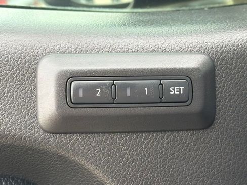 Used 2017 Nissan Titan PRO-4X w/ Pro-4x Convenience Package image 23