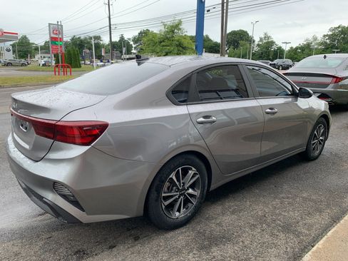 Used 2023 Kia Forte LXS FWD image 7