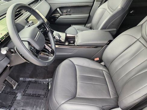 Certified 2025 Land Rover Range Rover Sport Dynamic SE image 13