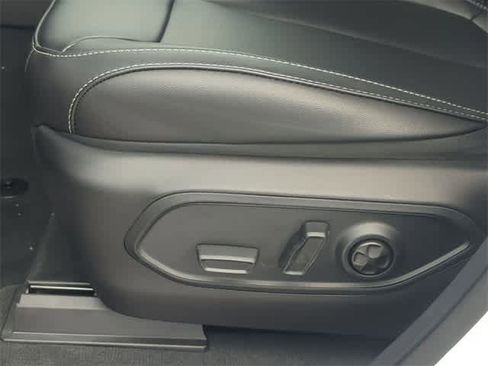 New 2025 Jeep Grand Cherokee Limited image 17