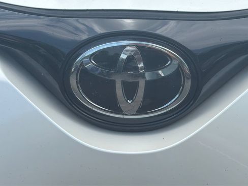 Used 2019 Toyota C-HR Limited FWD image 27