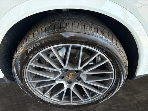 Used 2020 Porsche Cayenne AWD/4WD image 41