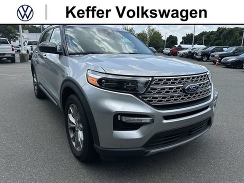 Used 2023 Ford Explorer Limited AWD/4WD image 7