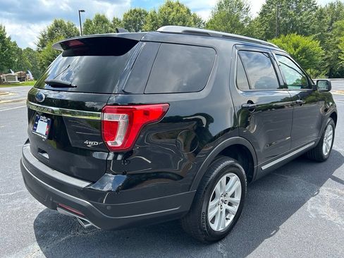 Used 2018 Ford Explorer XLT AWD/4WD image 15