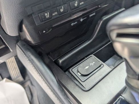 Used 2019 Lexus ES 300h w/ Premium Package image 17