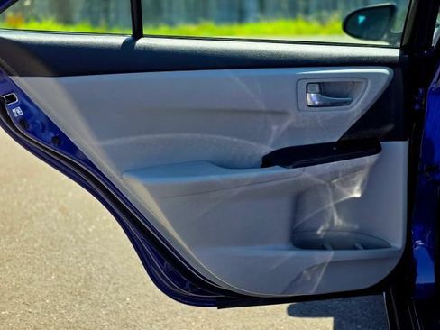 Used 2015 Toyota Camry SE FWD image 41