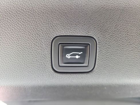 Certified 2021 Cadillac Escalade Sport Platinum w/ Heavy-Duty Trailer Package image 8