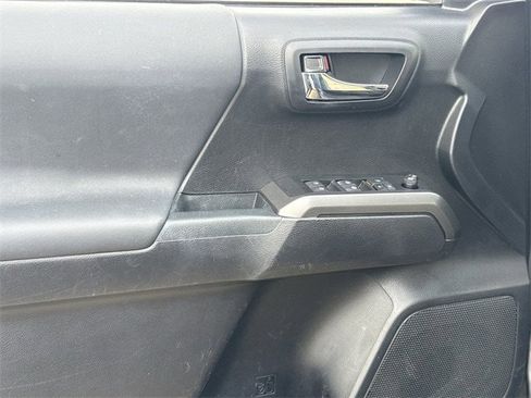 Used 2021 Toyota Tacoma TRD Sport image 26