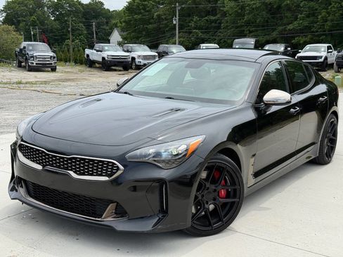 Used 2018 Kia Stinger GT1 RWD image 3