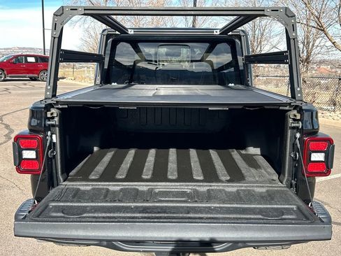 Used 2022 Jeep Gladiator Rubicon w/ LED Lighting Group image 5