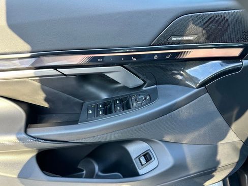 Used 2025 BMW i5 xDrive40 image 15