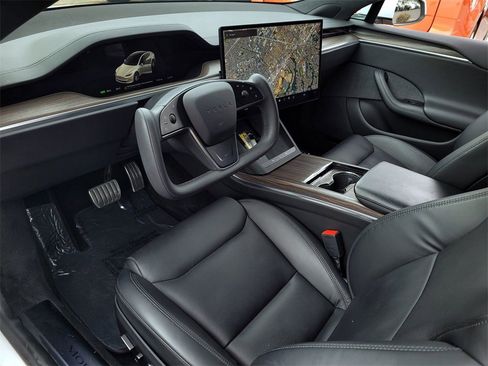 Used 2022 Tesla Model S image 9