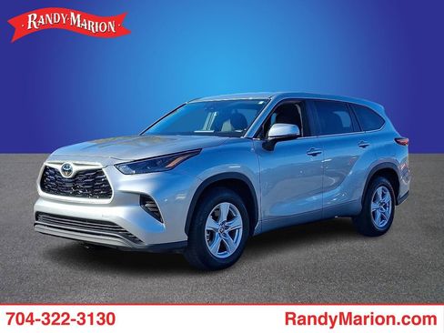 Used 2023 Toyota Highlander L image 1