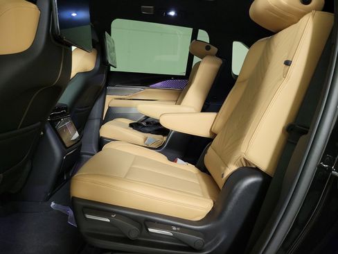 New 2025 Cadillac Escalade IQ Luxury 2 image 13