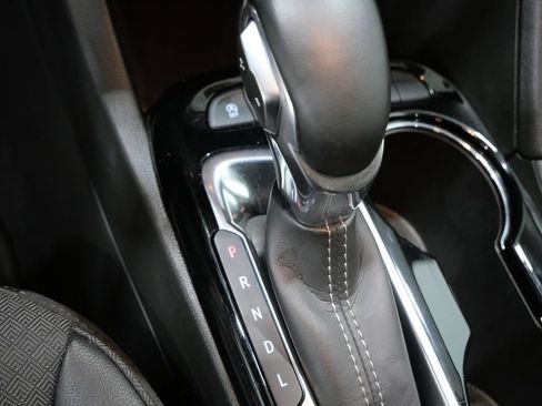 Used 2025 Buick Encore GX Preferred FWD image 21