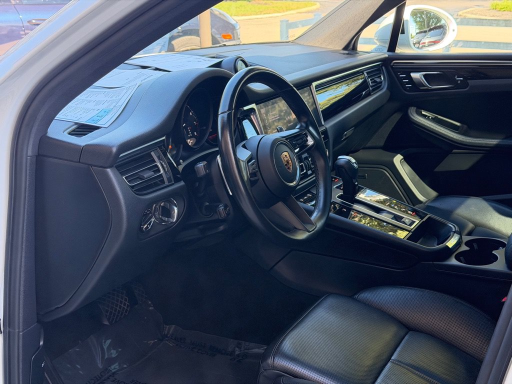 Used 2023 Porsche Macan AWD/4WD image 15