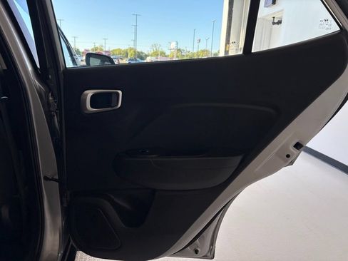 Used 2024 Hyundai Venue SEL FWD image 34