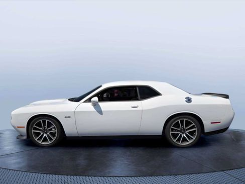 Used 2023 Dodge Challenger R/T RWD image 3