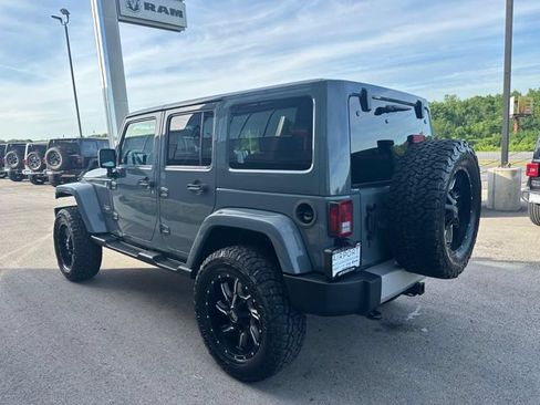 Used 2014 Jeep Wrangler Unlimited Sahara w/ Max Tow Package AWD/4WD image 3