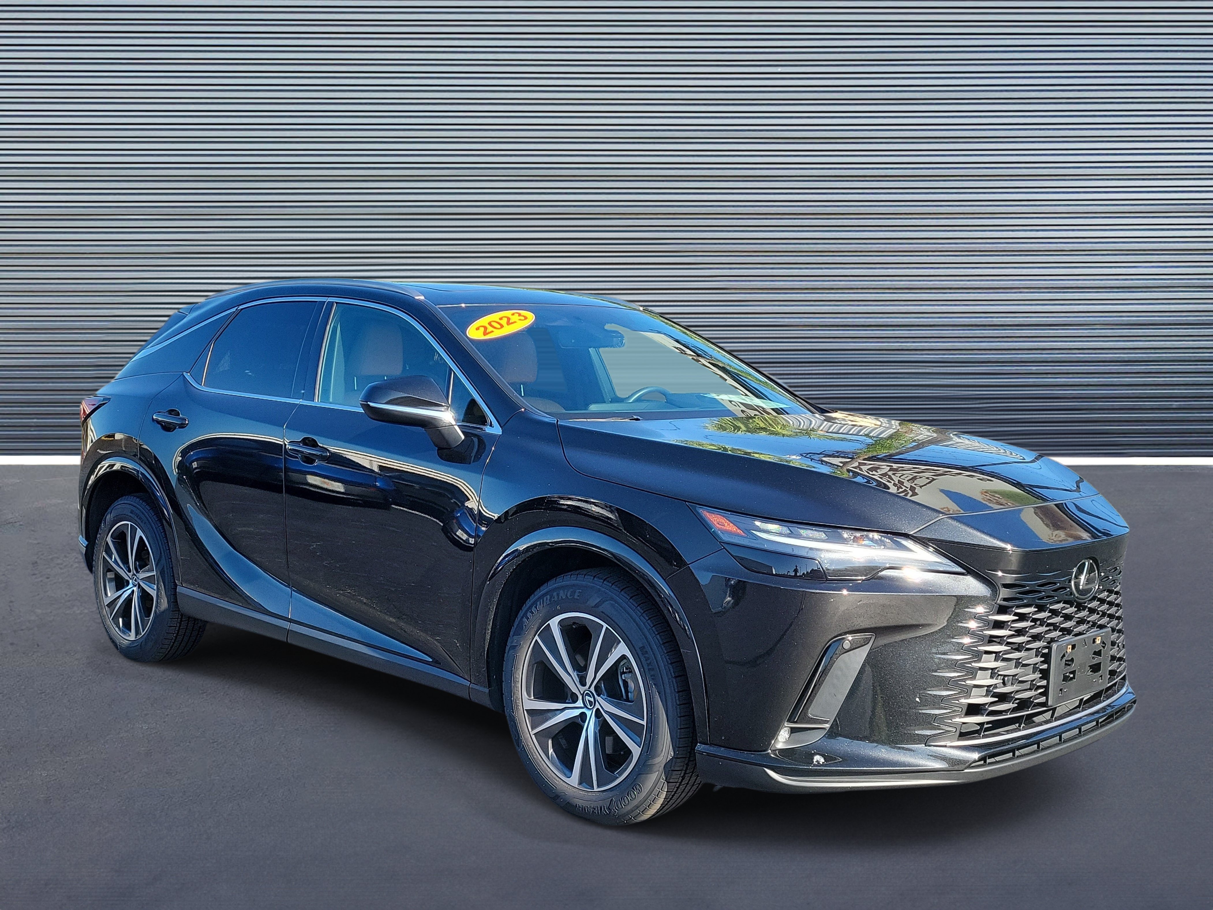 Used 2023 Lexus RX 350 Premium w/ Accessory Package AWD/4WD image 2