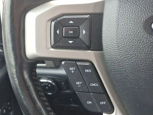 Used 2022 Ford F250 Lariat w/ Black Appearance Package image 23