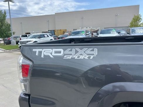 Used 2022 Toyota Tacoma TRD Sport w/ Technology Package AWD/4WD image 3