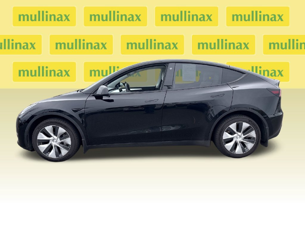 Used 2023 Tesla Model Y Long Range AWD/4WD image 11