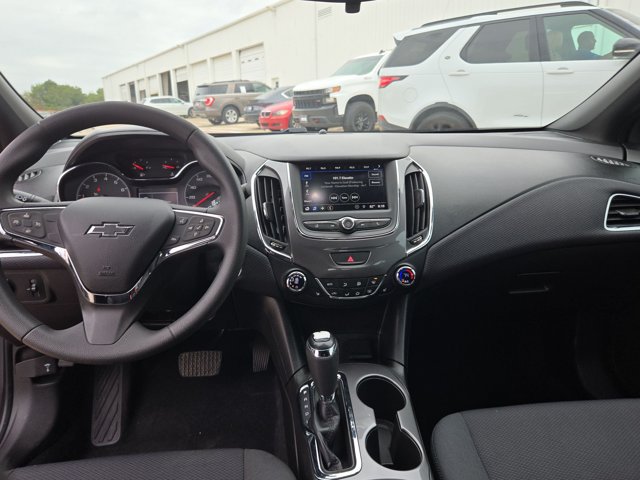 Used 2019 Chevrolet Cruze LT w/ Convenience Package FWD image 16