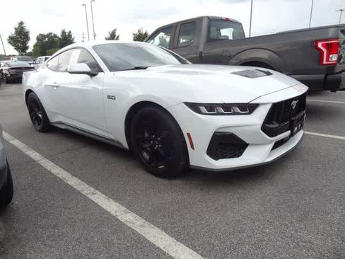 Used 2024 Ford Mustang GT RWD image 4
