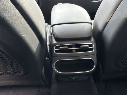 Used 2023 Genesis GV70 2.5T w/ Select Package image 17