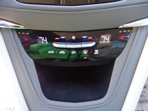 Used 2017 Cadillac XT5 Luxury image 31