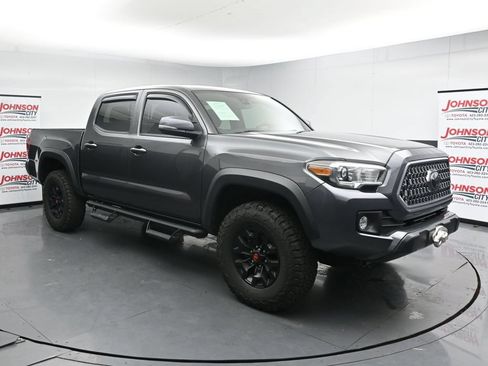 Used 2019 Toyota Tacoma TRD Off-Road AWD/4WD image 2