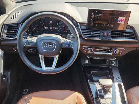 Used 2023 Audi Q5 2.0T Premium w/ Convenience Package AWD/4WD image 4