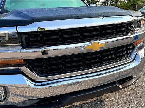 Used 2018 Chevrolet Silverado 1500 LT w/ All Star Edition AWD/4WD image 30