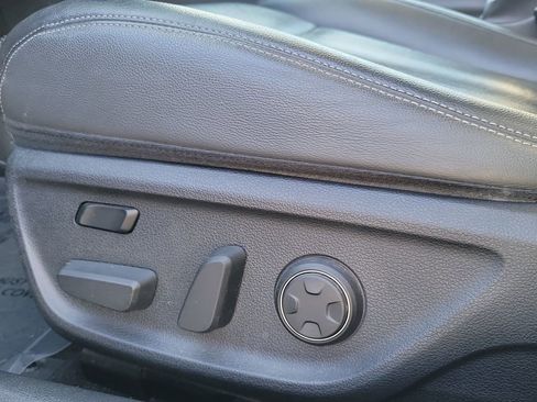 Used 2019 Genesis G70 2.0T Sport image 18