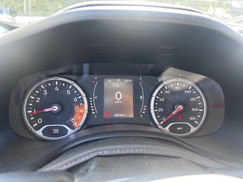 Used 2015 Jeep Renegade Latitude AWD/4WD image 11