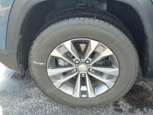 Used 2025 Chevrolet Equinox LT w/ Safety and Technology Package FWD image 18