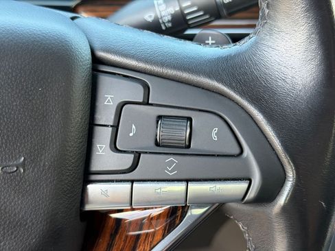 Used 2023 Cadillac Escalade Premium Luxury RWD image 26
