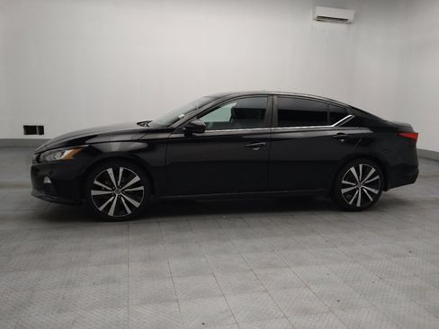 Used 2021 Nissan Altima 2.0 SR FWD image 2