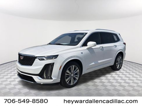 Certified 2025 Cadillac XT6 Premium Luxury FWD image 1