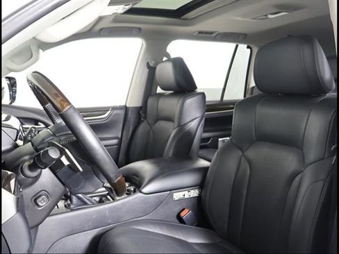 Used 2018 Lexus LX 570 4WD image 7