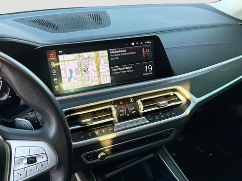 Used 2022 BMW X7 xDrive40i w/ Premium Package image 29