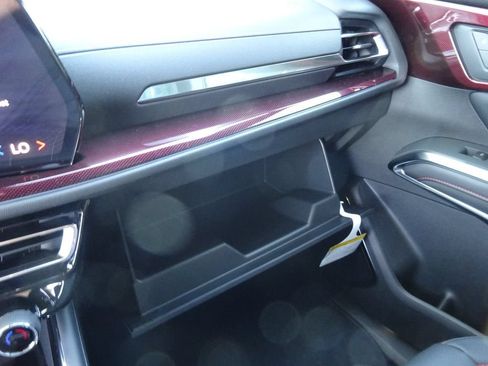 New 2026 Chevrolet Traverse Z71 w/ Enhanced Driving Package AWD/4WD image 27