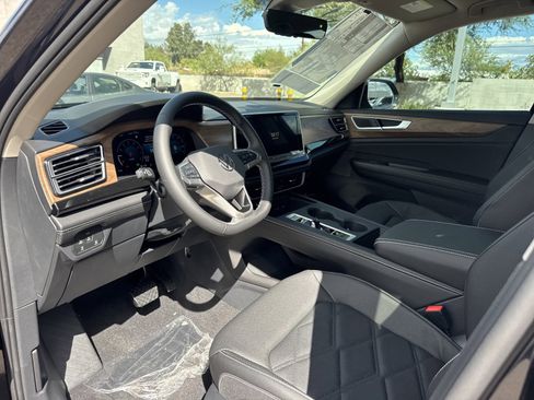 New 2026 Volkswagen Atlas SE image 10
