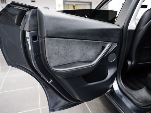 Used 2022 Tesla Model Y Performance AWD/4WD image 40